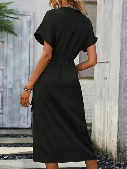 ALISSIA | Elegante wikkeljurk met verfijnde details