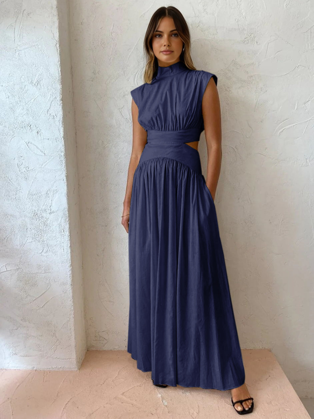 SALVINA | Maxi-jurk met Cut-out Rug en Plooidetail