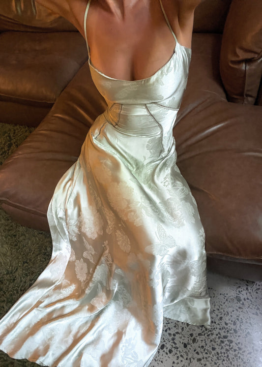 Elegante Liquid Satin Jurk voor Feestelijke Gelegenheden