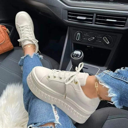 Moderne Dames Plateau Sneakers met Strak Silhouet - Comfort en Stijl