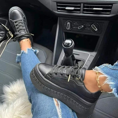 Moderne Dames Plateau Sneakers met Strak Silhouet - Comfort en Stijl