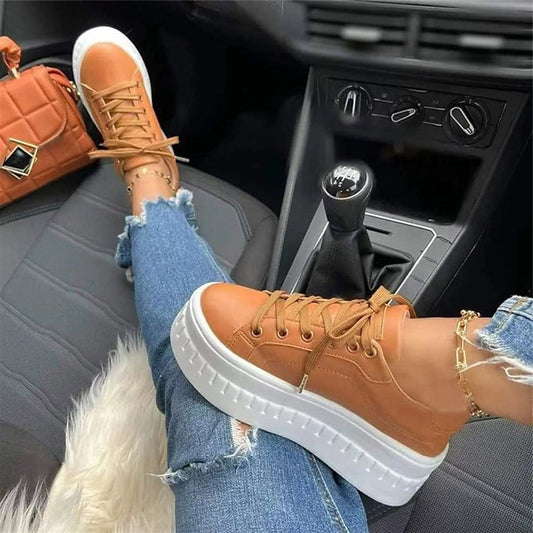 Moderne Dames Plateau Sneakers met Strak Silhouet - Comfort en Stijl