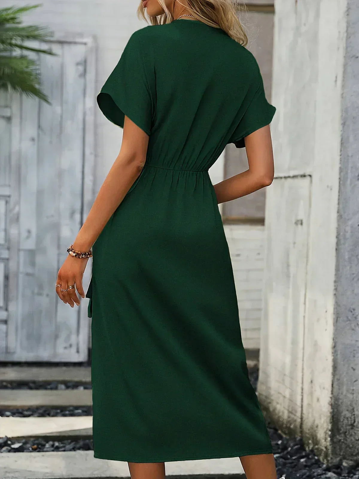 ALISSIA | Elegante wikkeljurk met verfijnde details